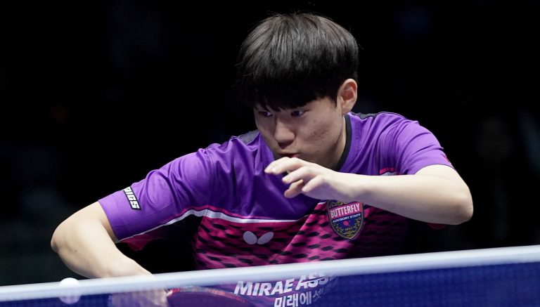 Bagaimana Cara Memukul Bola Spin dengan Benar dalam Tenis Meja?