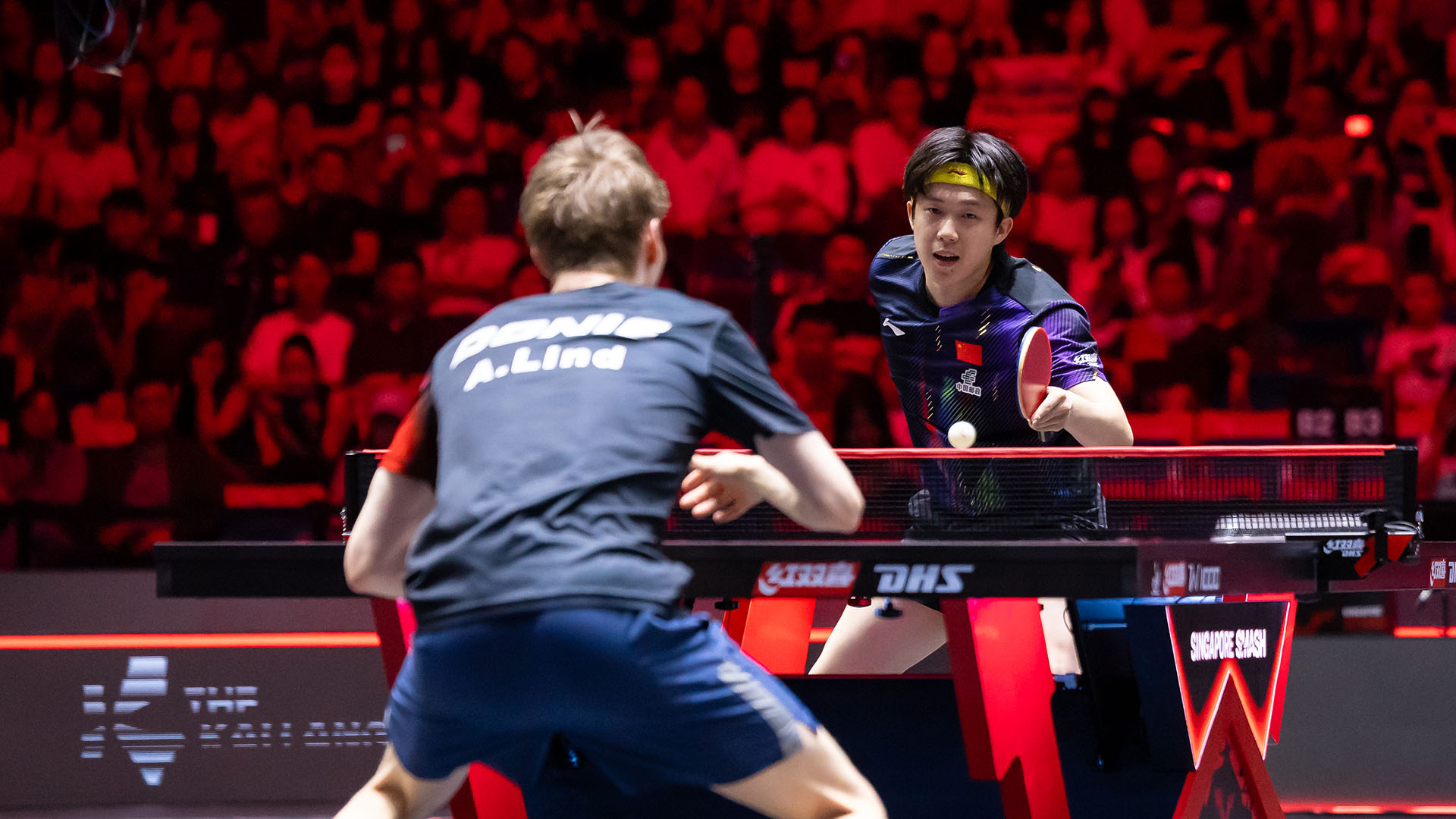 Wang Chuqin bangkit dramatis kalahkan Anders Lind di Singapore Smash 2026 lewat duel sengit empat gim penuh tensi.