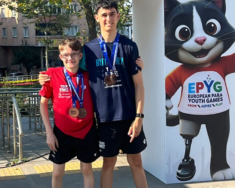 Bailey Page dan Dan Thomson