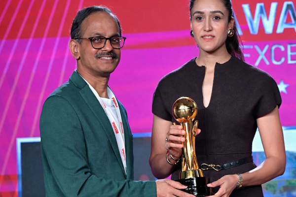 Manika Batra terima Award of Excellence di Sportstar Aces Awards 2026 atas dedikasi dan pengaruhnya di tenis meja. Peraih peringkat 24 dunia.