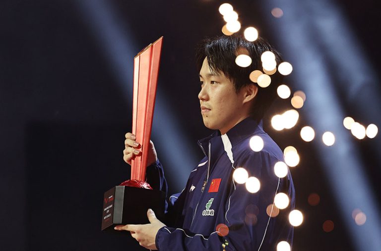 Wang Chuqin juara Singapore Smash 2026 usai kalahkan Lin Yun-Ju 4-0 dan raih gelar Grand Smash kelima.