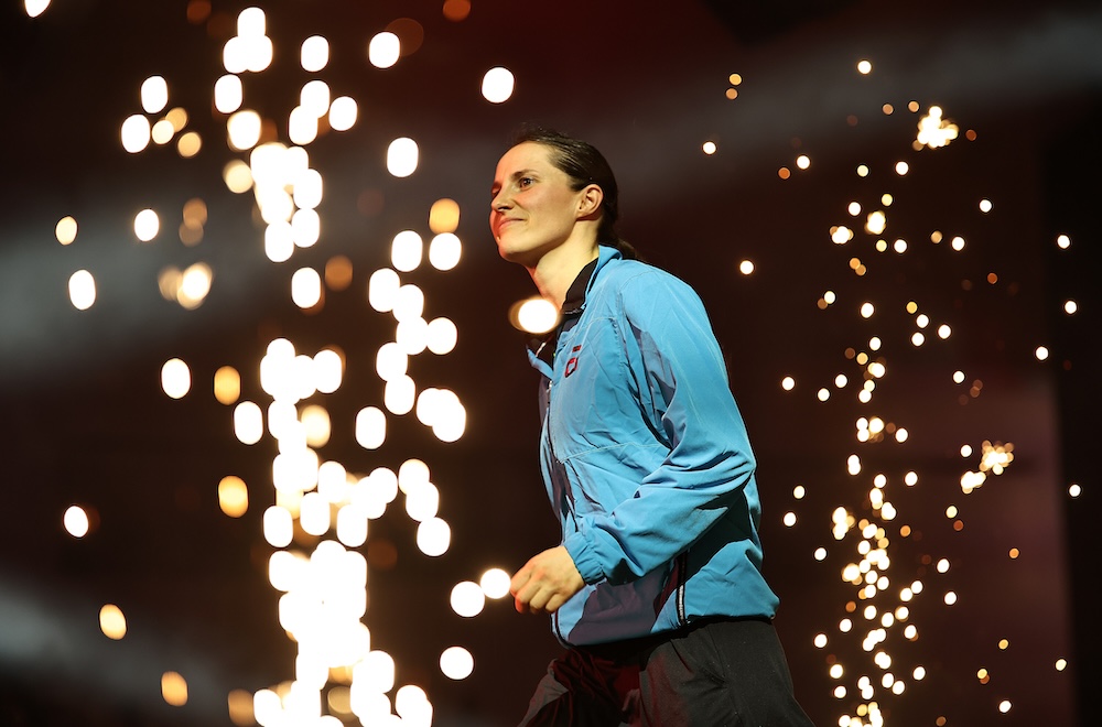 Sabine Winter ukir sejarah! Dari nyaris pensiun menjadi peringkat 9 dunia lewat gaya main unik. Simak rahasia karet anti-spin sang bintang Jerman.