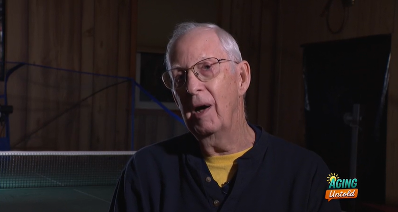 Di usia 80-an, Jack Devine temukan kekuatan untuk bangkit dari duka dan penyakit autoimun lewat tenis meja.